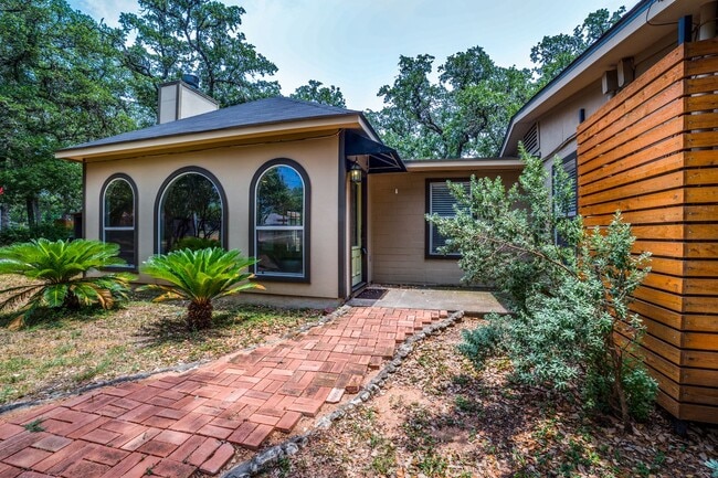 Photo - CASTLE HILLS FAMILY HOME