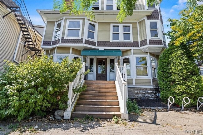 Photo - 762 Elmwood Ave