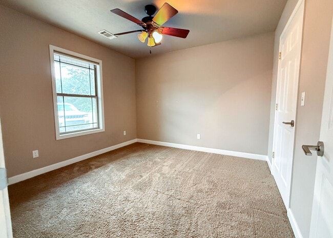 Photo - Commutable 2/1 Apartment • Water Included • Batesville Unit Apt F