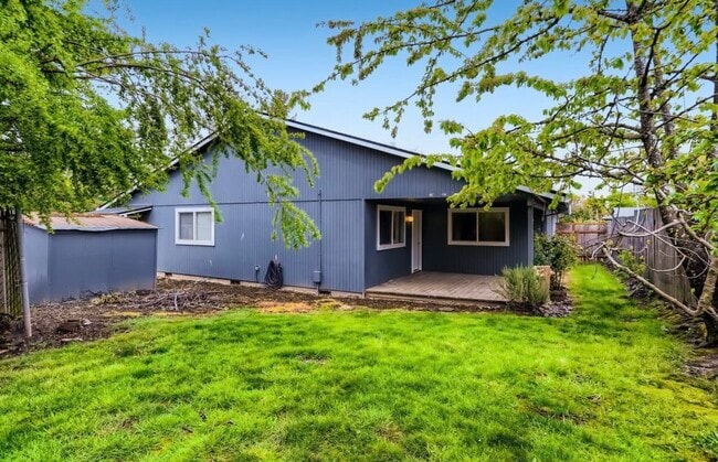 Photo - 291 NE 12th Ave