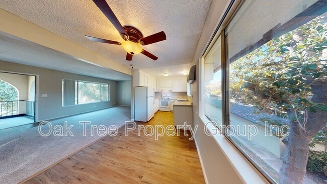 Building Photo - 1637 Catalina Ct