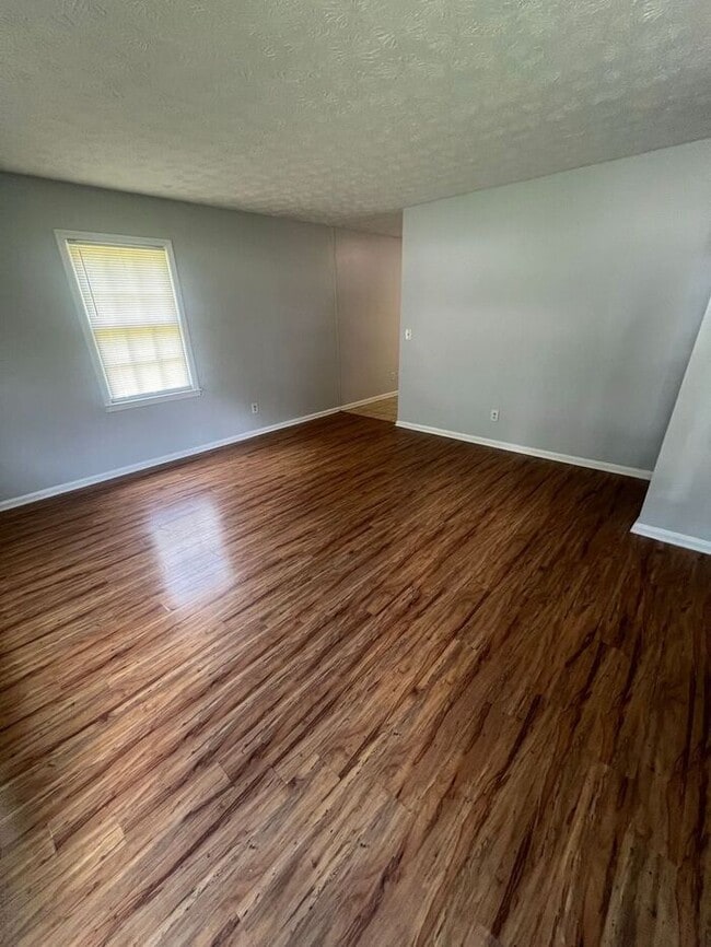 Photo - READY NOW!!!! 2 bedroom 1 bath