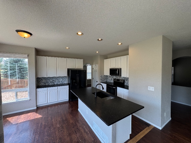 Photo - 4046 Stampede Dr