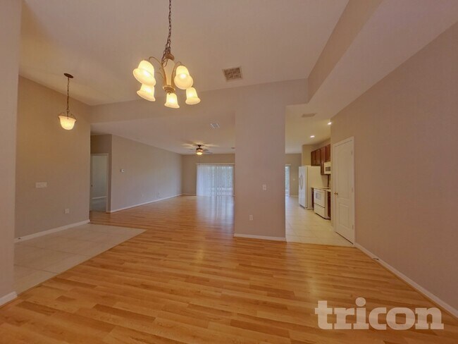 Photo - 3808 Swallowtail Ln