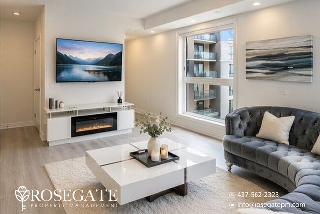 Photo - Spacious Corner Condo-Townhouse with Wraparound Balcony & Garage – Oakville Unité 328