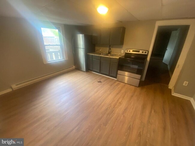 Building Photo - 623 Madison Ave Unit B
