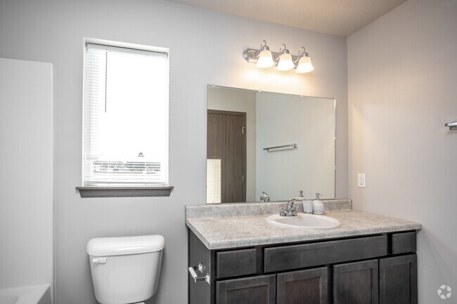 2BR, 1.5BA - Townhome/1,078 SF