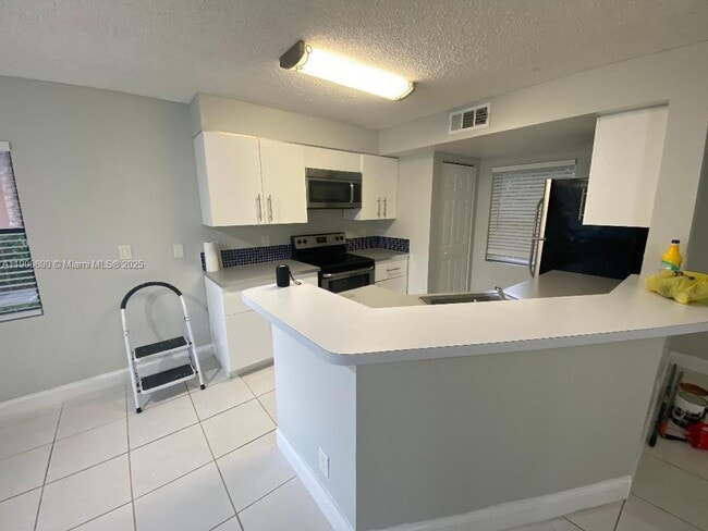 Photo - 9999 Summerbreeze Dr Unidad 519