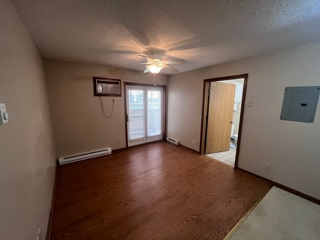 Living Room/Bedroom
