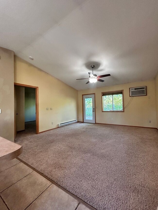 Building Photo - 140 Durch Dr Unit 4