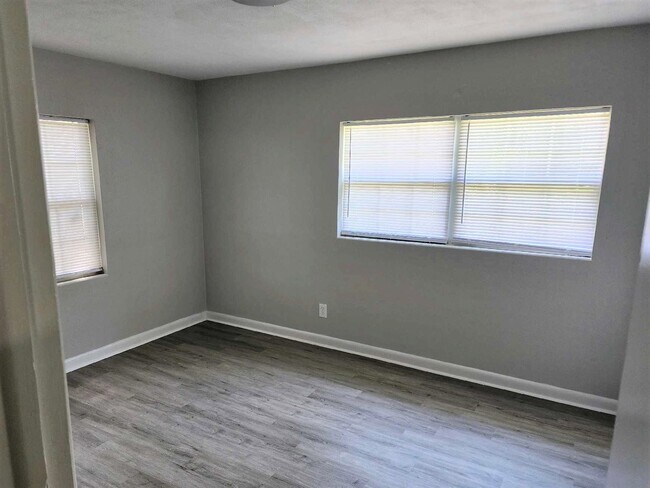 Photo - 3015 Lansdell Dr