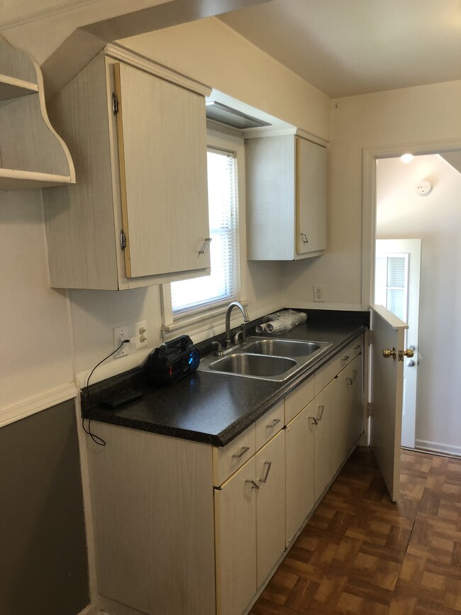 Photo - 3036 Greenfield Rd
