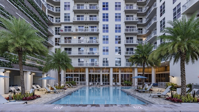 Blu27 at Edgewater