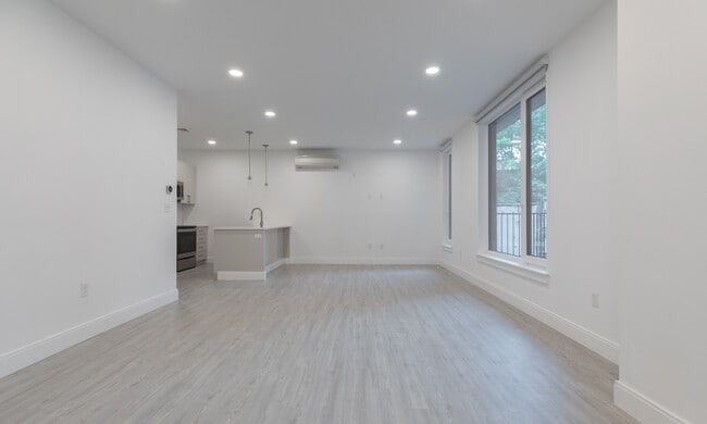 Photo - 3 New St Unidad 102