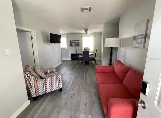 Photo - 16900 SW Lincoln St