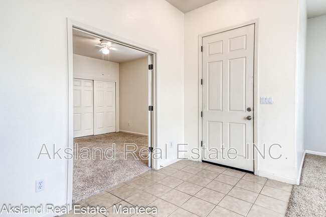 2261 Silverlace Pl