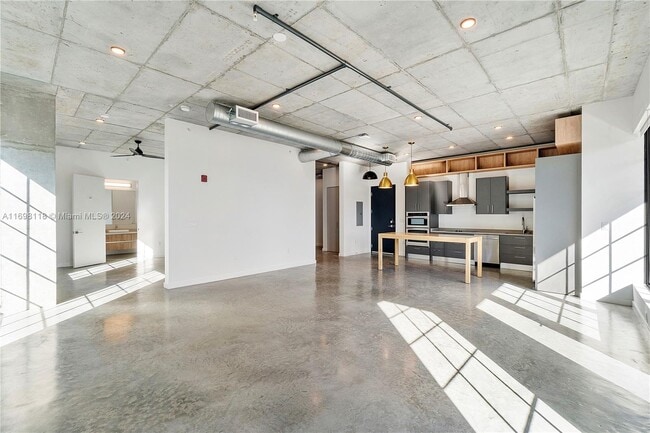 Photo - 401 NW 1st Ave