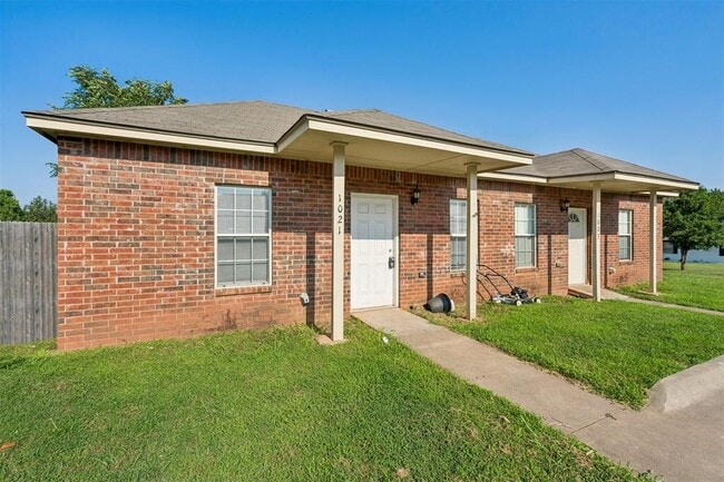 Photo - 1021 Shady Creek Cir