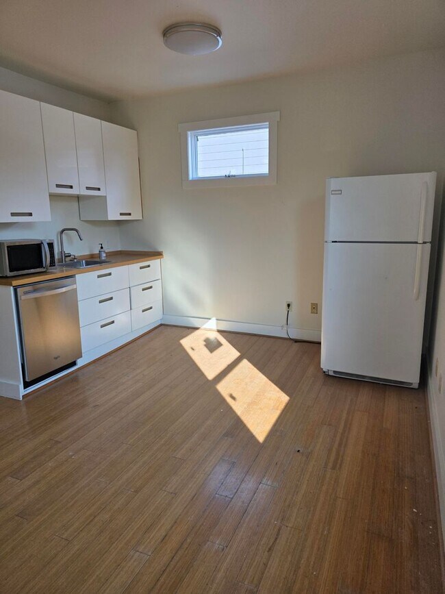 Photo - FREMONT COURT Unit 707-B