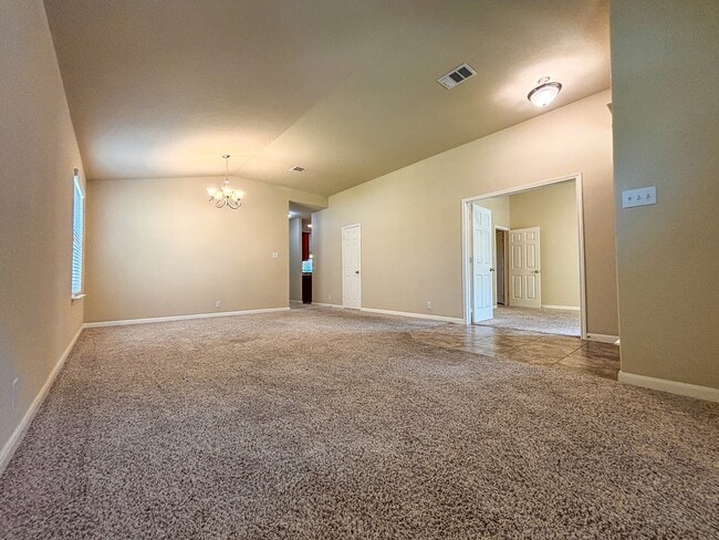 Photo - 923 Avery Pkwy