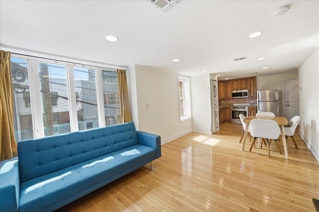 Photo - 90 Court House Pl Unit 2R