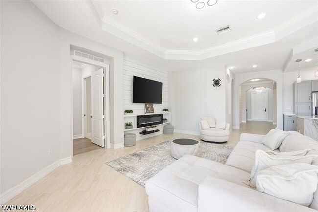 1419 Serrano Cir