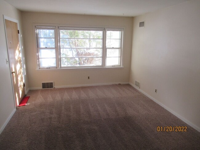 Building Photo - 922 Broadway St Unit 1