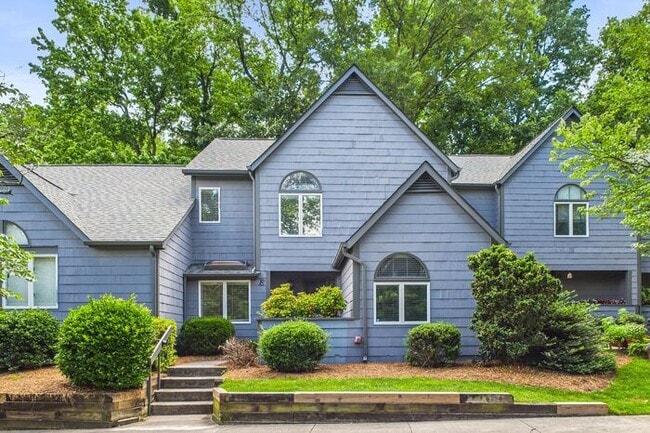 Charming 3-Bedroom Townhome in Sunset Woods - Charming 3-Bedroom Townhome in Sunset Woods