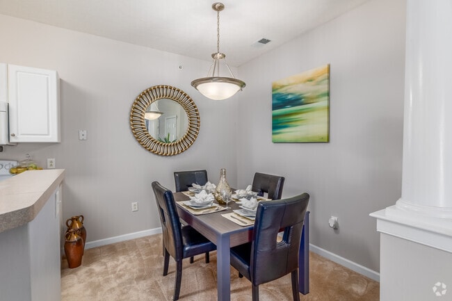 2BR, 2BA - 1,007SF - Dining Area