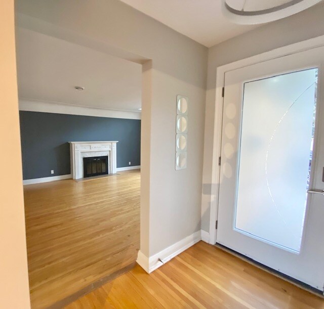 Photo - 3 Bedroom Detached Home  Westmount – AVAIL May 1 * Garage * HUGE YARD