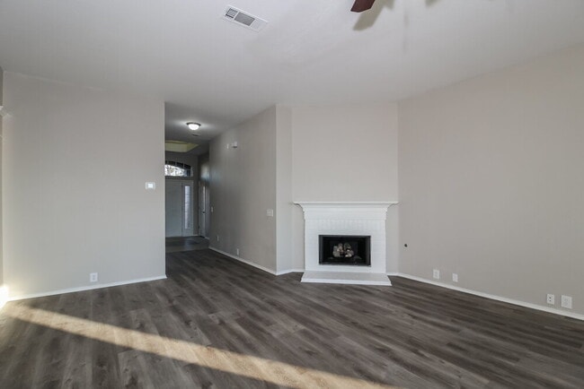 Photo - 2716 Stallion Dr