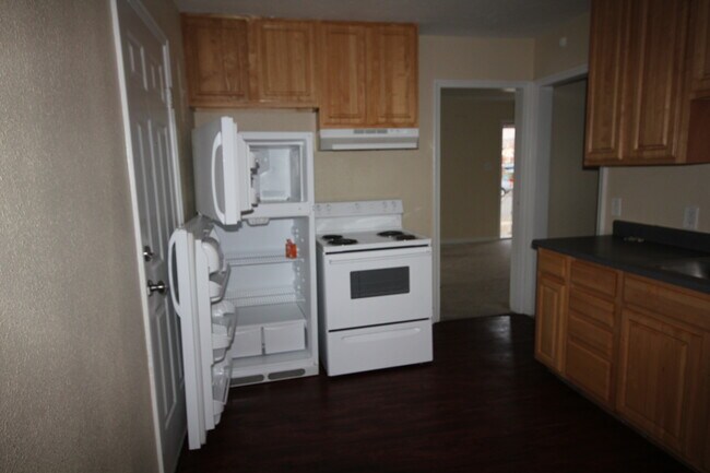 Photo - 3 Bedroom Duplex with Lovely Backyard(Upstairs) Unidad Upstairs