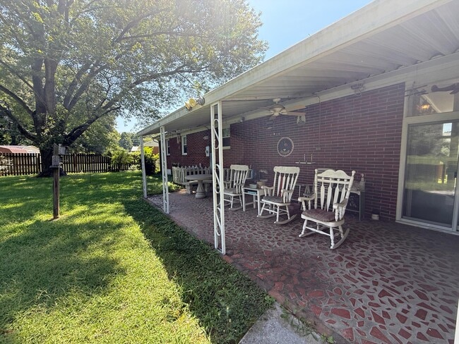 Photo - 3030 Dulwich Dr