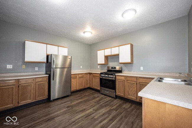 Photo - 850 N Temple Ave