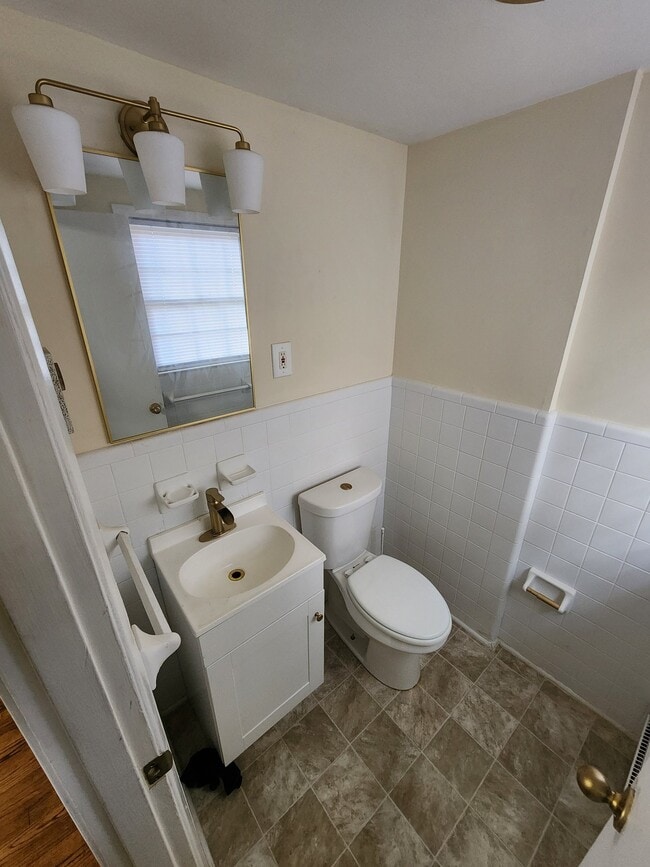 1110 W Rowan St Unit 2