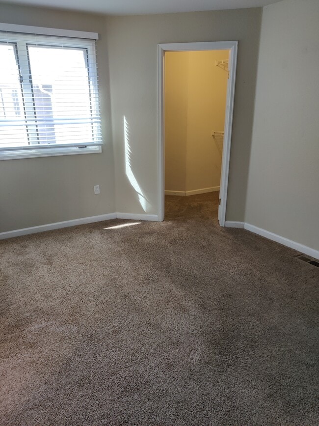 Photo - 1320 S Monaco Street Pky Unidad 2