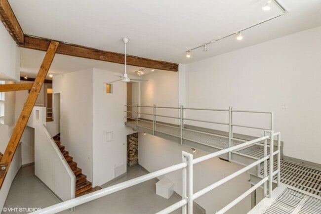 Photo - 726 W 18th St Unit 1F