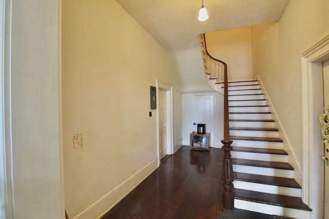 Photo - 1 bed, 1 bath apartment for rent in Downtown Harrisonburg!