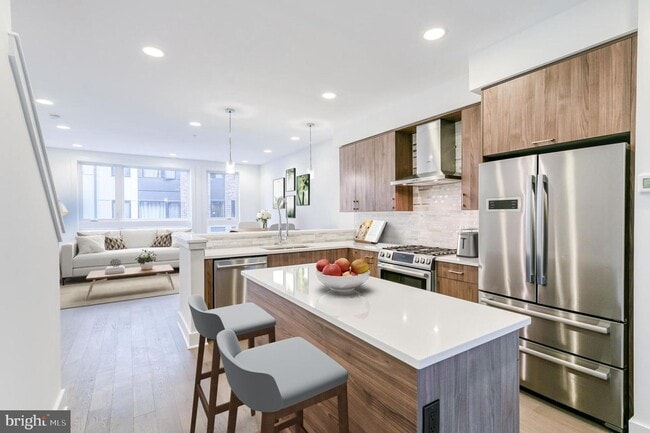 Building Photo - Northern Liberties Townhome with Parking