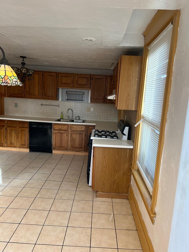 Building Photo - 518 Washington Ave Unit B