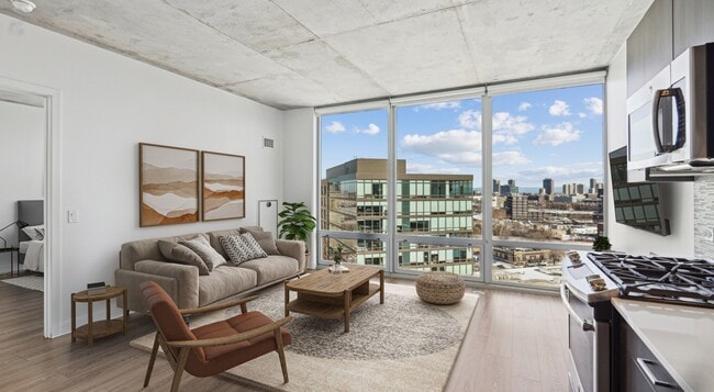 Photo - 942 W Huron St