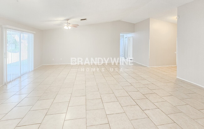 Photo - 28305 International Dr