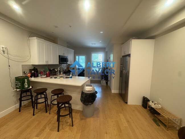 Building Photo - 165 Allston St Unit 4 Rental