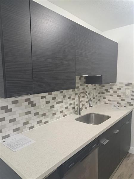 Photo - 980 SW 76th Ave Unidad 3