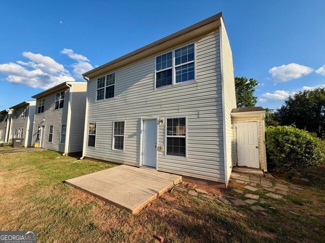 Photo - 15 Lakeside Cir