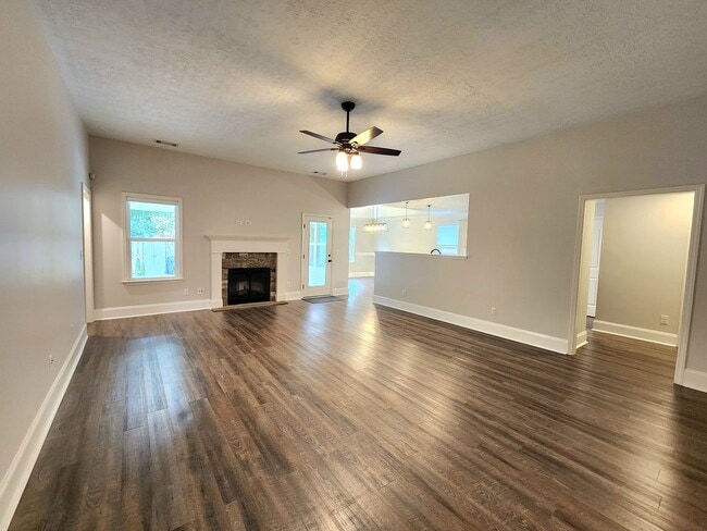 Photo - 4 Bedroom Ranch in Willow Oak Village