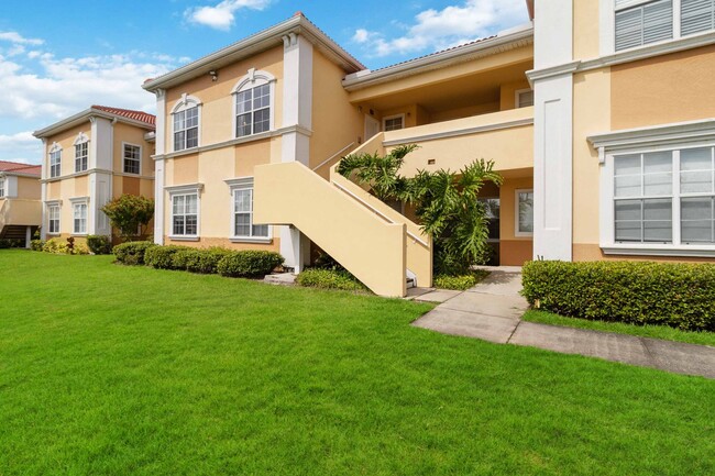Photo - Short-term rental - Beautiful furnished 2/... Unidad 207