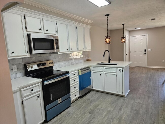 Photo - 106 Brendalwood Ln