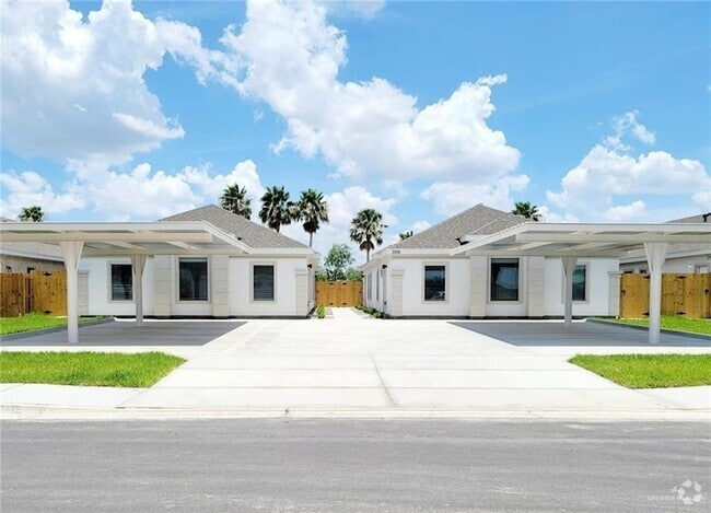 Building Photo - 7711 N 58th Lane Unit 2 Rental