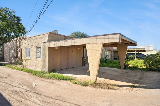 Photo - 1480 E 29th Ave